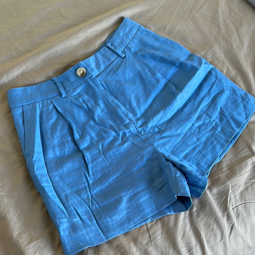 Elite Tahari Blue Women's Pleated Flowy Shorts, Size 10